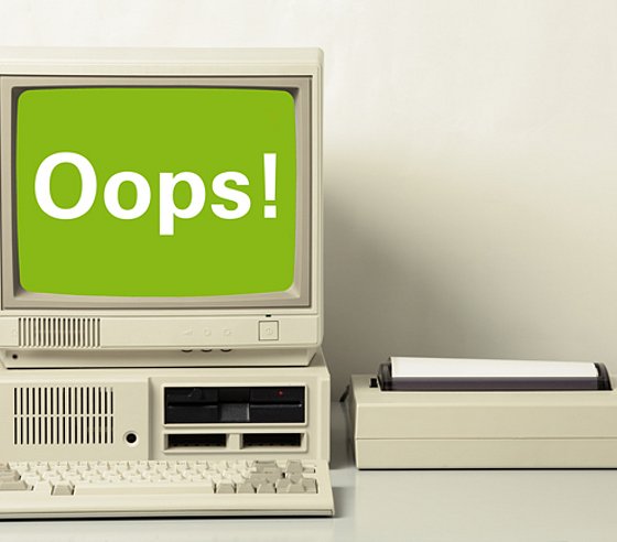 Alter Computer mit 404 Hinweis auf dem Bildschirm